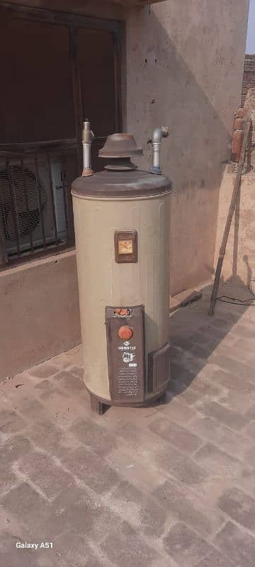 Golden fuji gas geyser one year used 03006561284 1