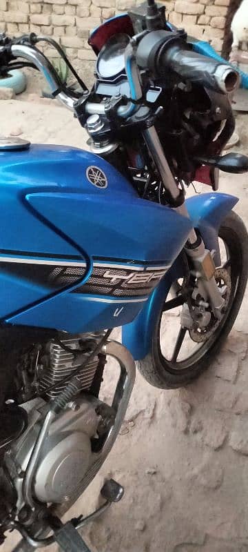 Yamaha YBR Blue 3