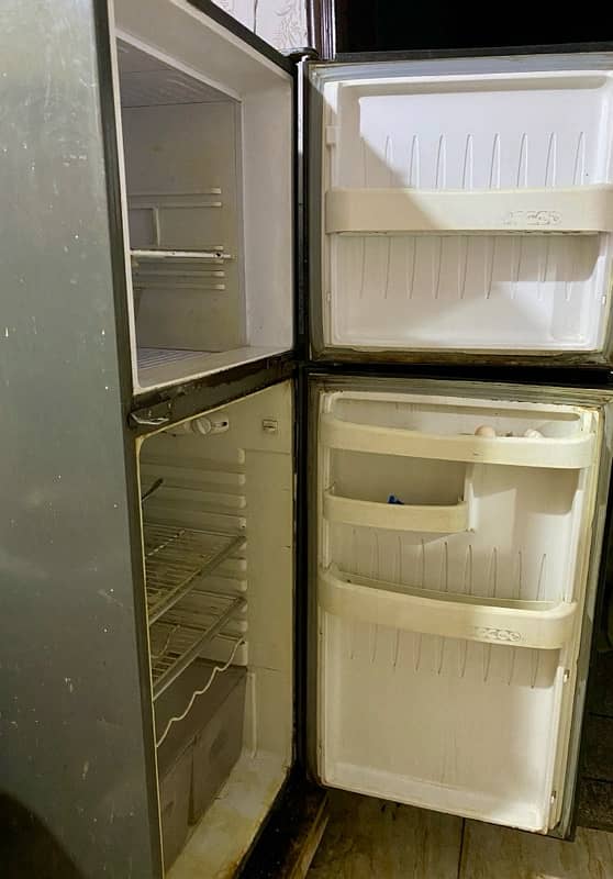 Orient full size refrigerator for sale price negotiable 2