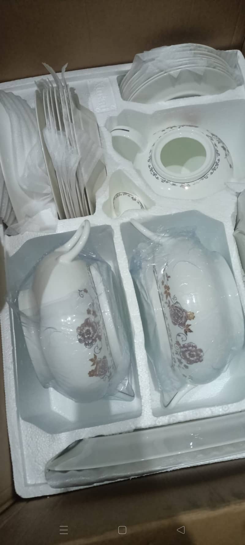 2 dinner set brand new untouched 1