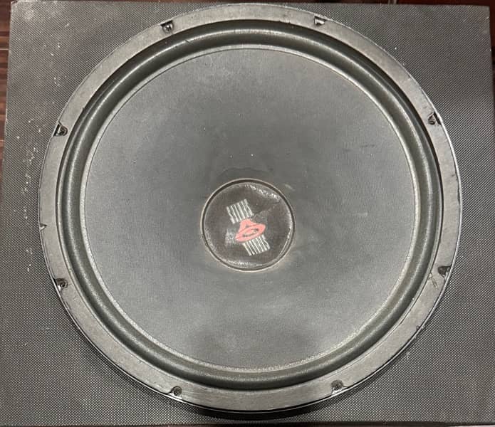 Cerwin vega 15” subwoofer with infinity amplifier 0