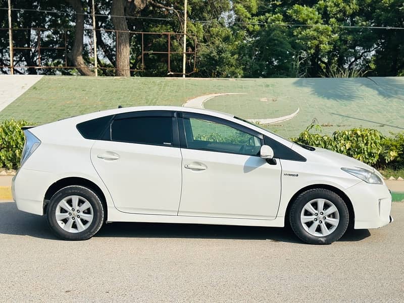 Toyota Prius 2014 5