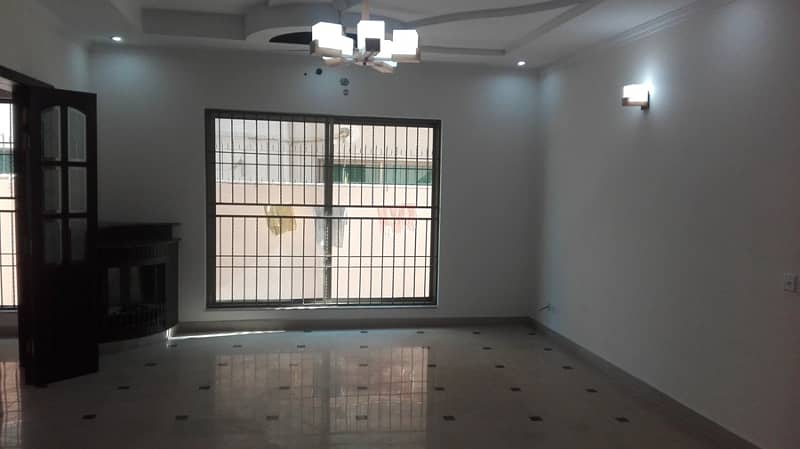 1Kanal Owern Build Luxuer House For Sale DHA Phase 3 9