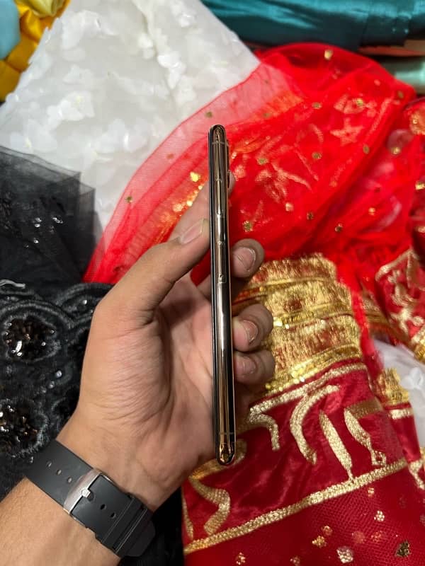 I phone xs max pta approved dual sim 4