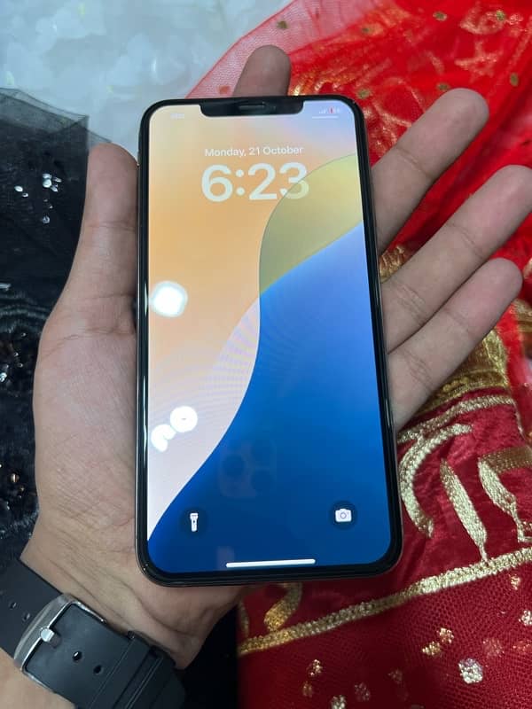 I phone xs max pta approved dual sim 6