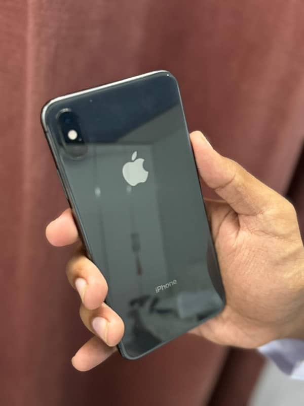 iPhone XS Max 4