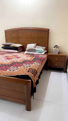 Pure Akhrot Wooden Bed & Dressing