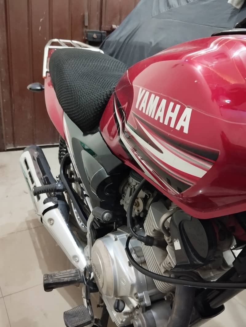 YAMAHA YB-125Z DX (2018) MODEL 4