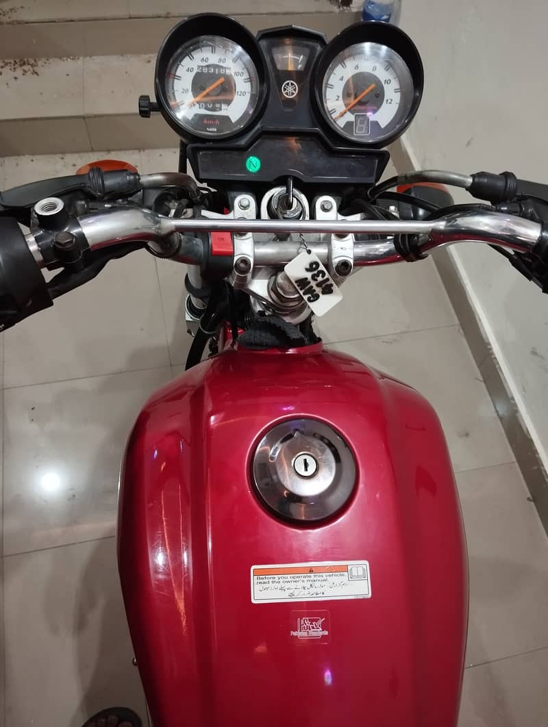 YAMAHA YB-125Z DX (2018) MODEL 5