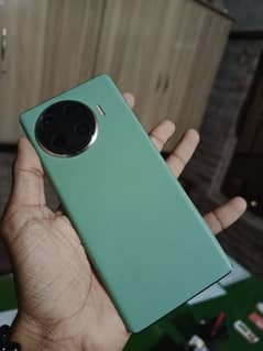 Tecno spark 20 pro plus