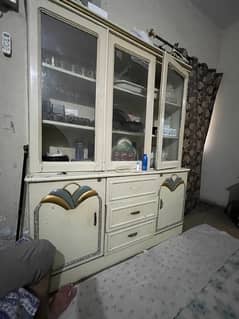 Used Bedroom Set: Bed, Wardrobe, Dressing Table & Showcase