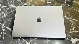 MacBook Pro i7 (2019-16”inch) 16/512 SSD, Graphics card 4GB