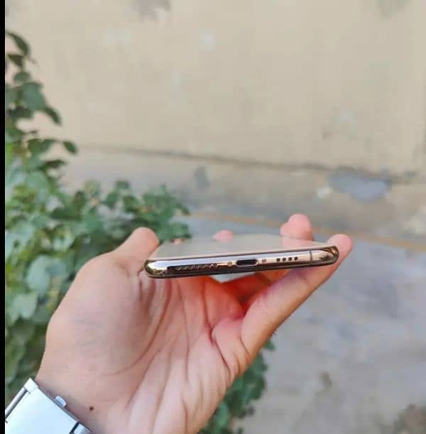 I phone xs max urgent for sale PTA proved 3