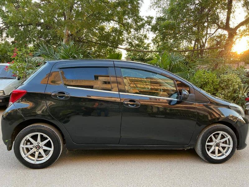 Toyota Vitz 2015 4