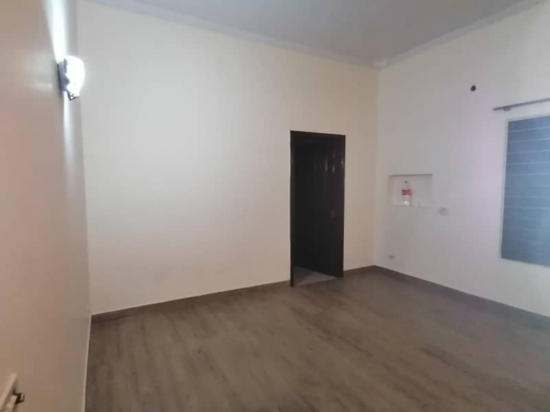 DHA 1 Kanal Wonderful Lower Portion For Rent In Phase 4 Block BB 32