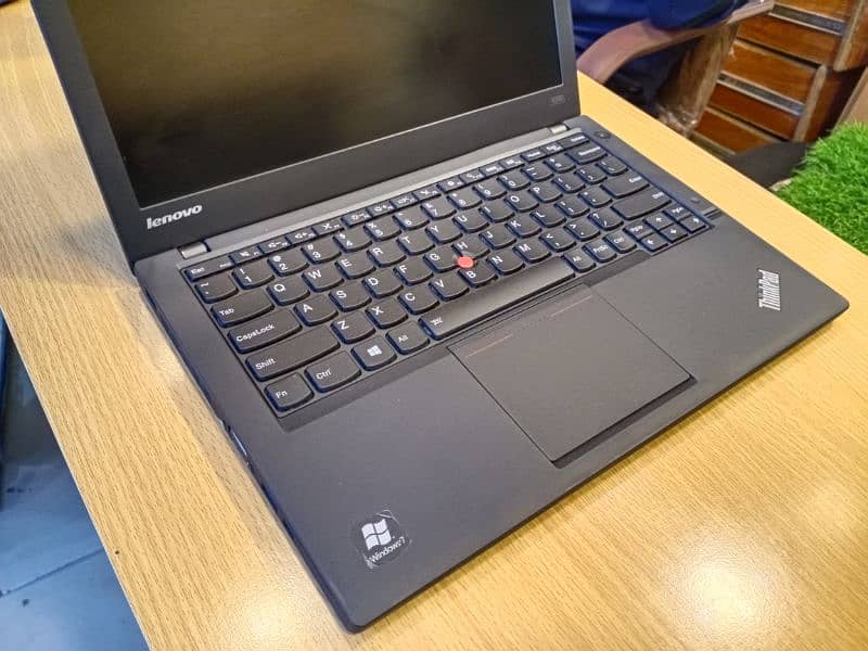 Lenovo x240 ( Ultr Slim ) Core i5 4th Gen 8GB Ram 500 GB Hard Drive 10