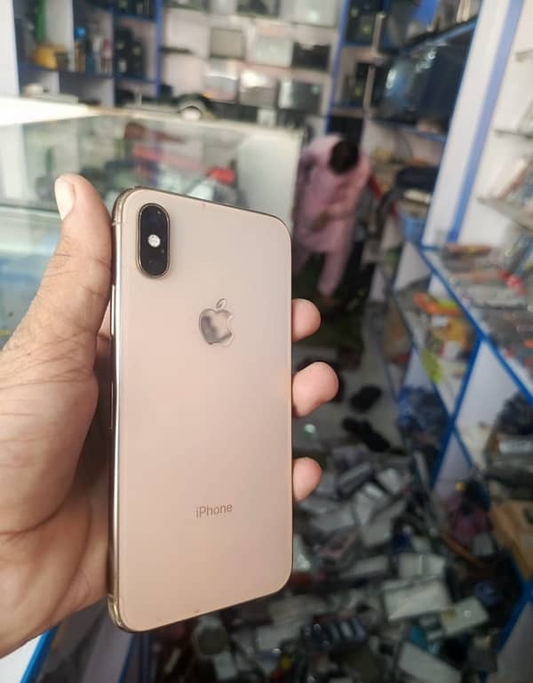 i phone xs factory unlocked 4