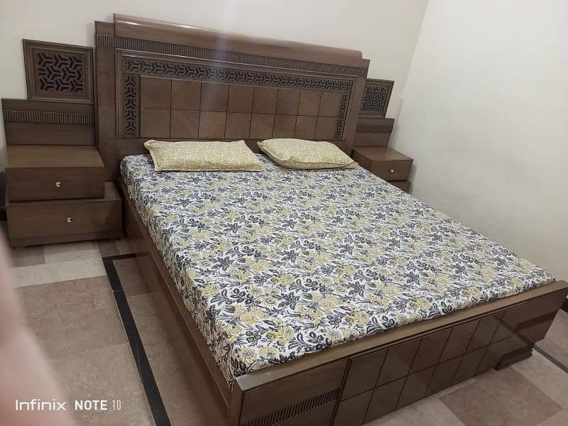 Bed set for sale with/without mattress 0