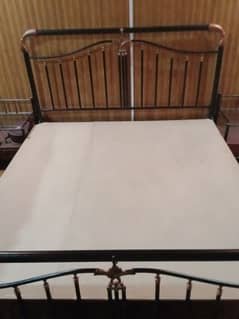 heavy wieght solid iron king size bed made by customer requirements