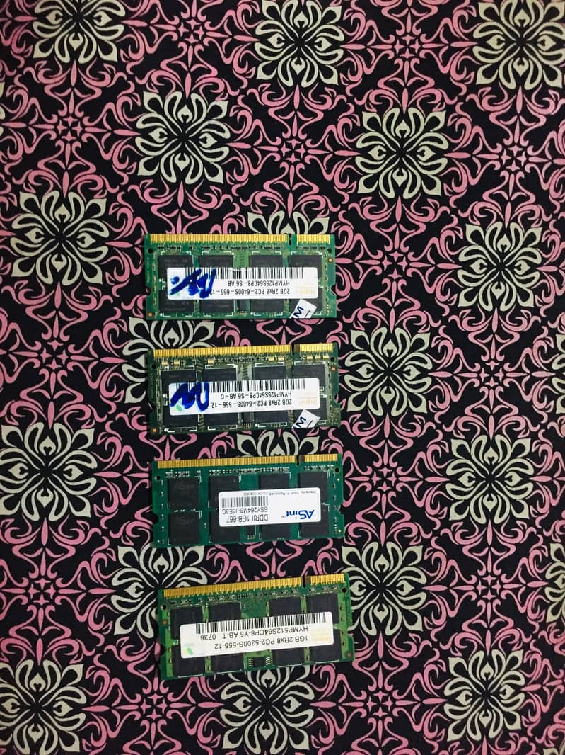 Laptop Ram 2 (2gb DDR2) and 2 (1gb DDR2) 2