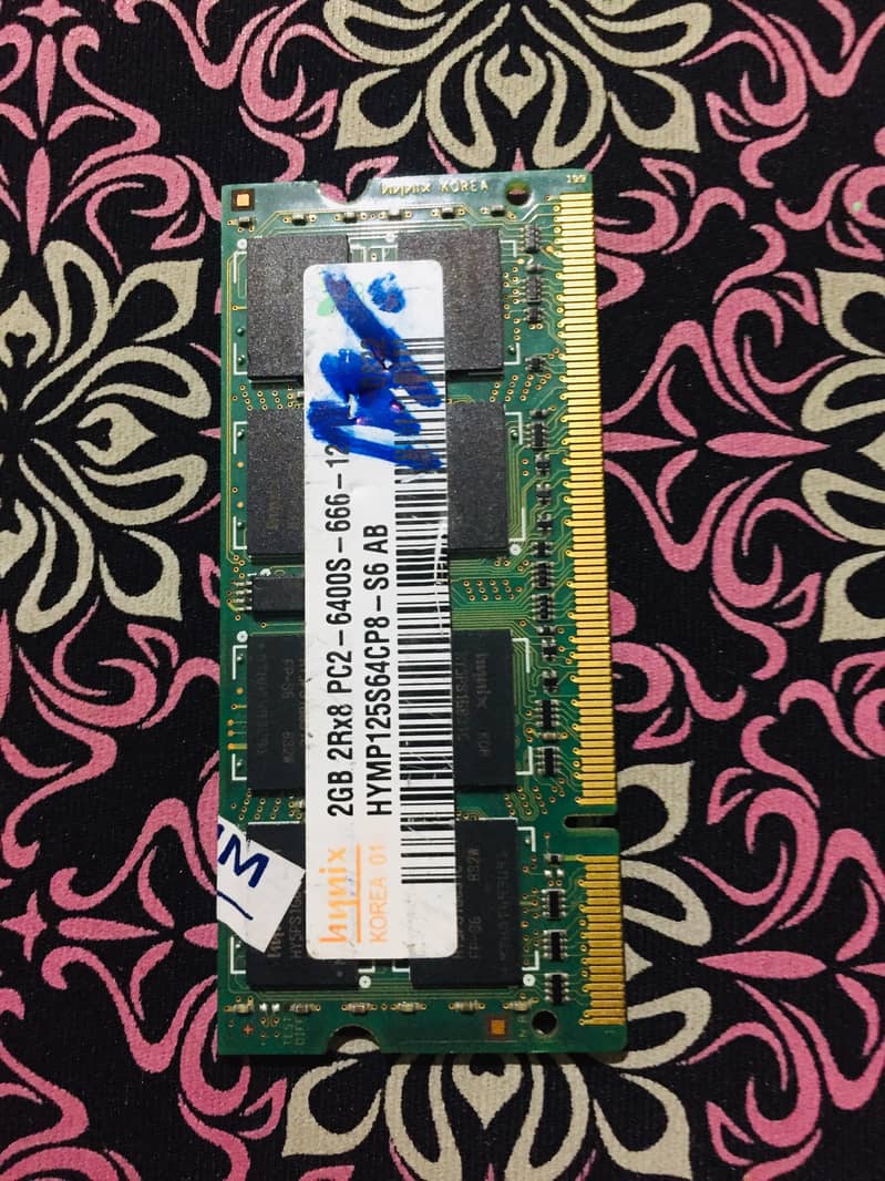 Laptop Ram 2 (2gb DDR2) and 2 (1gb DDR2) 3