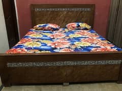 king size bed with side dressers