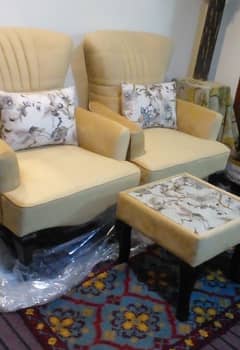 Very beautiful heavy diamond foam chairs with table03335138001