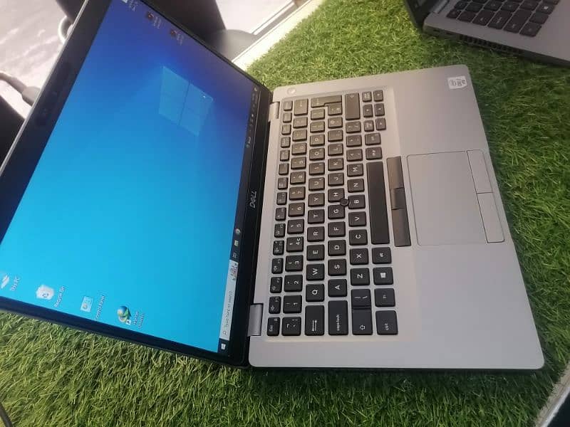 Dell 5410 i7 10th gen with glass less touch screen + 16 GB RAM ddr4 2