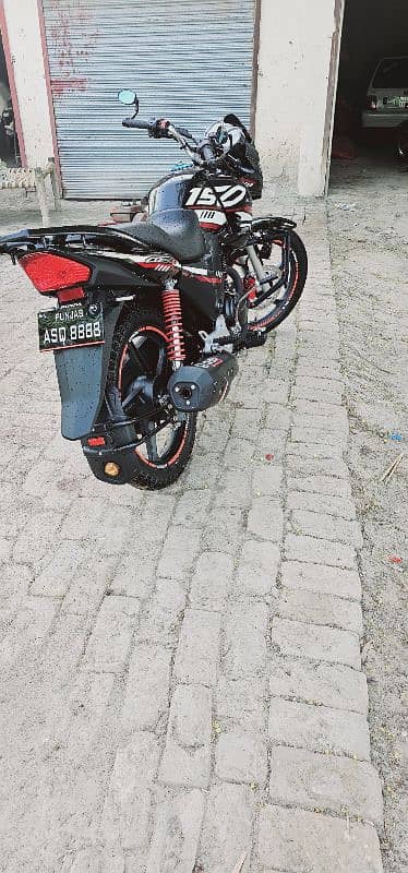 HONDA CB 150F LIKE BRAND NEW 2