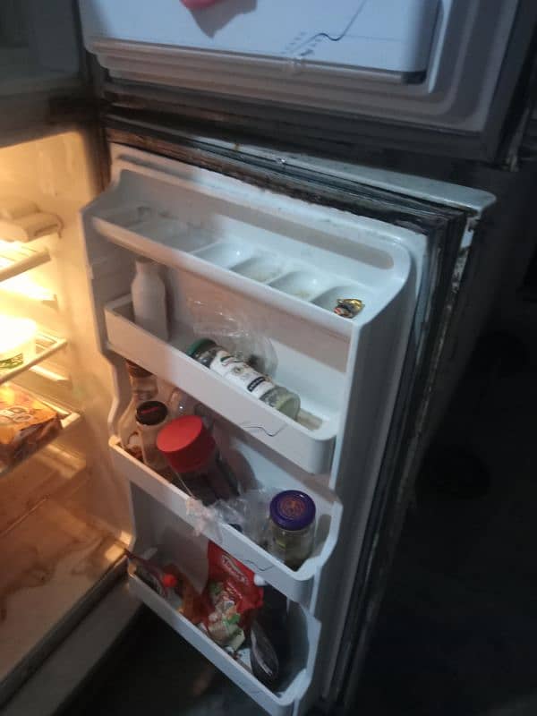 selling my refrigerator 1