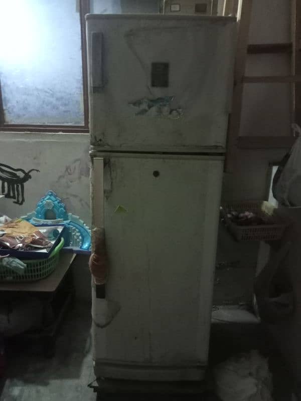 selling my refrigerator 3