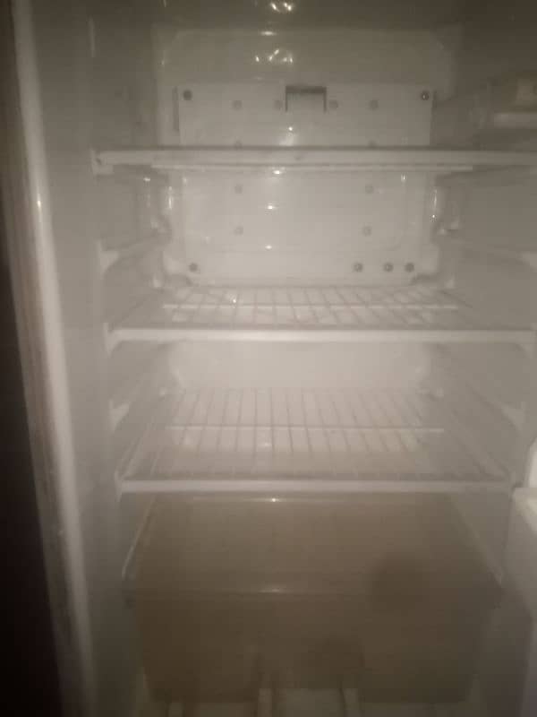 dawlance small saize fridge 1