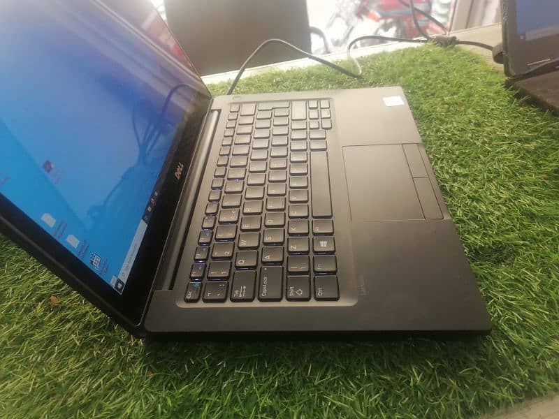 Dell 7280 i5 6th gen with touch screen + 1080p display 1