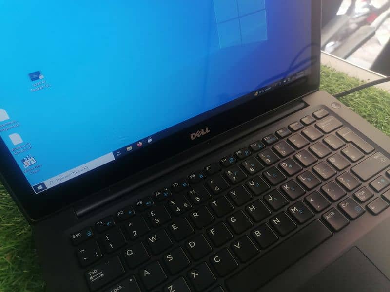 Dell 7280 i5 6th gen with touch screen + 1080p display 9