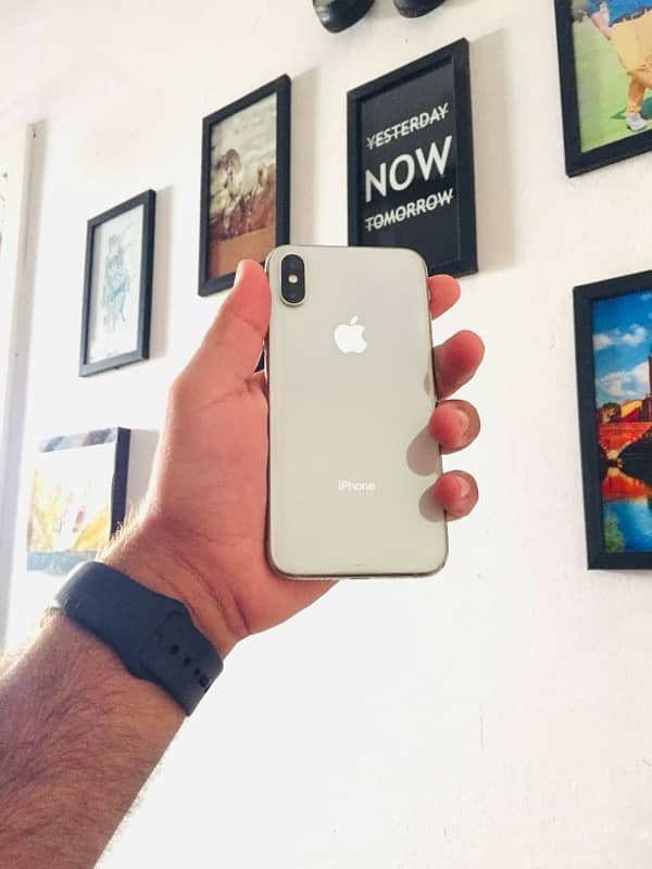 "Apple iPhone XS - 64GB - Excellent Condition - Non PTA" 4