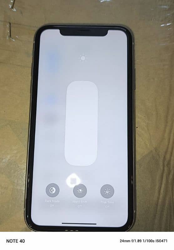 iPhone 11 white. . with box scratchless 7