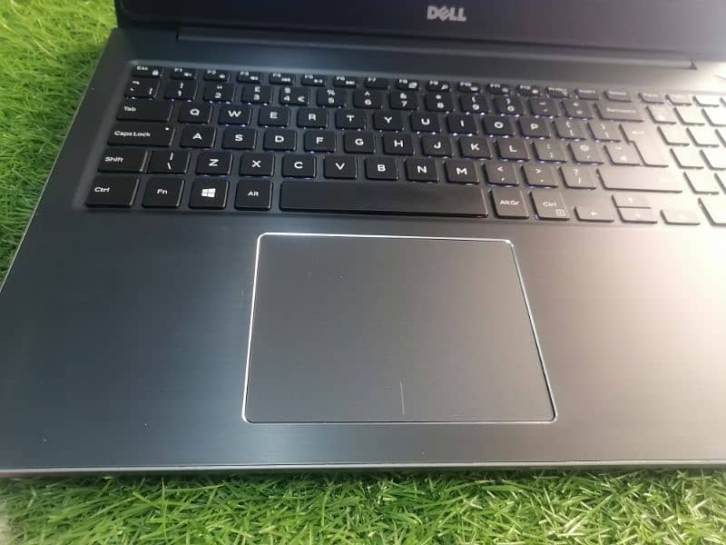 Dell Vostro 5558 i5 7th gen with metal body + 1080p display 14