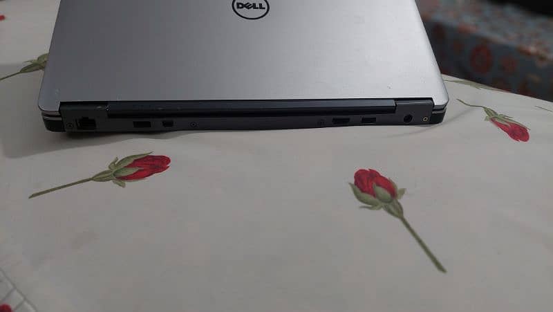 Dell latitude 7440.     Good Condition.    Upgraded.    (0332-0037723) 3