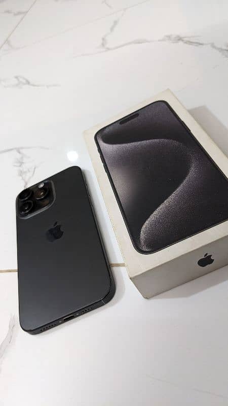 BRAND NEW condition apple iphone 15 pro max lla model 256 gb 4