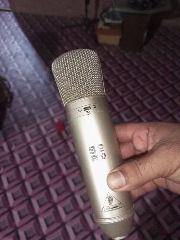 behringer mic b2. pro 0