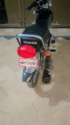 punjab number ha bike bilkul saf ha only serious preson contact Karen