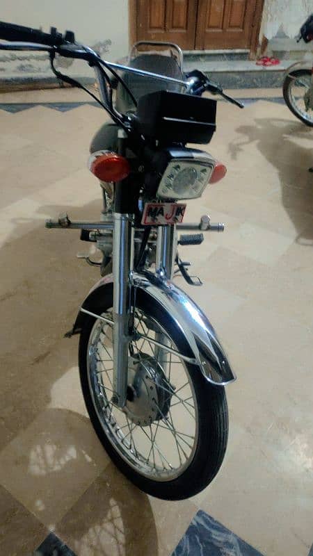 punjab number ha bike bilkul saf ha only serious preson contact Karen 3