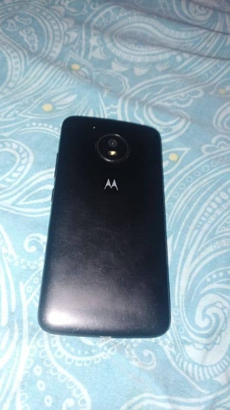 moto e 4 0