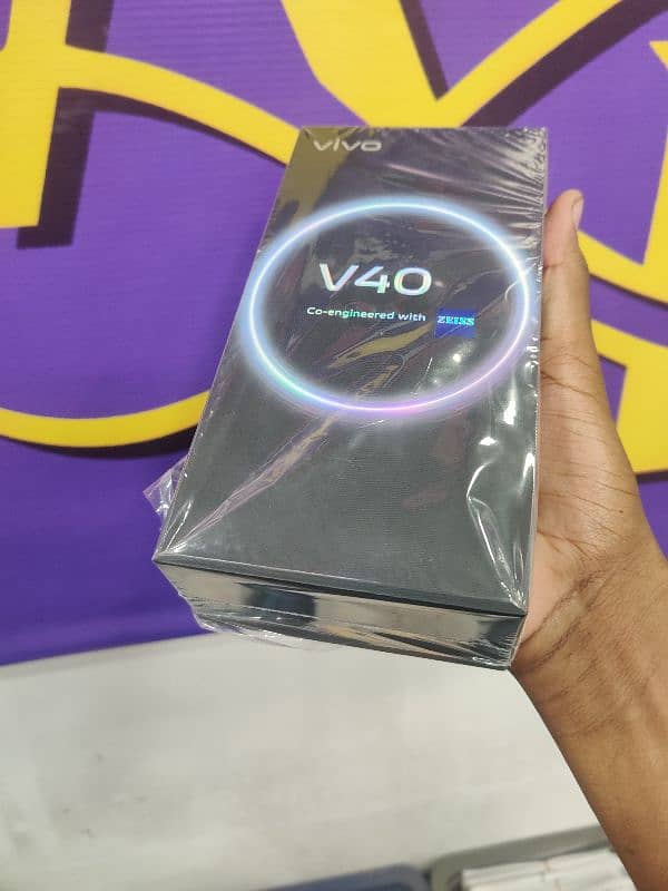 Vivo V40 1