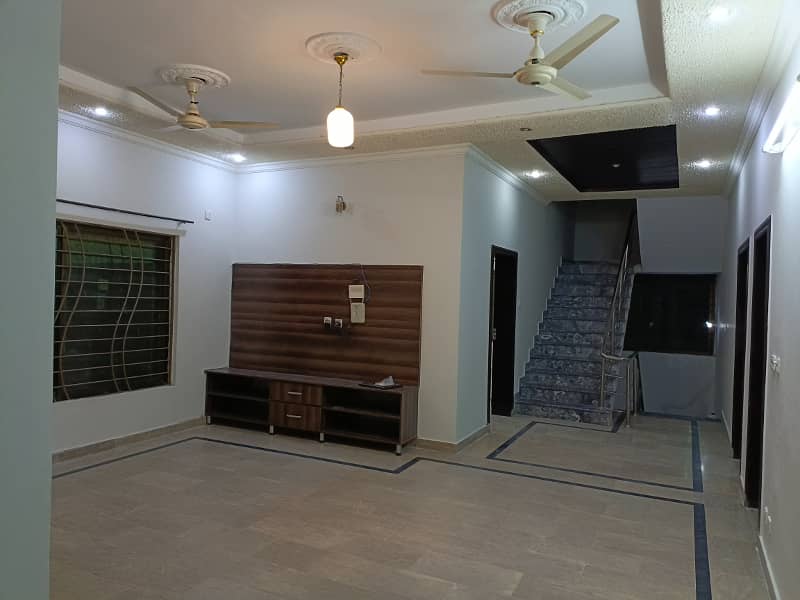 Independent Separate Gate UPPER Portion for Rent, 14 Marla House for Rent in CBR Town Block C Near To Family Park Filter Plant Prime Location This House 1