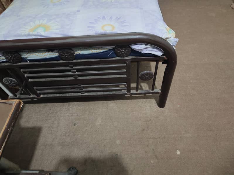 Iron single bed without mattress 2