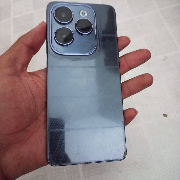 Infinix Hot 40 Pro 1