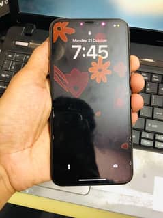 XS max 84% (seal packed & pta approved and 512Gb top of line) 0