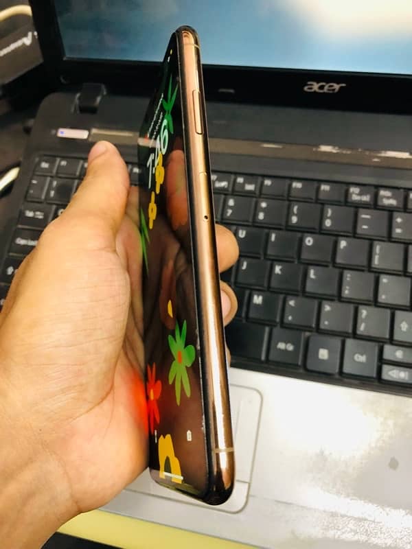 XS max 84% (seal packed & pta approved and 512Gb top of line) 4