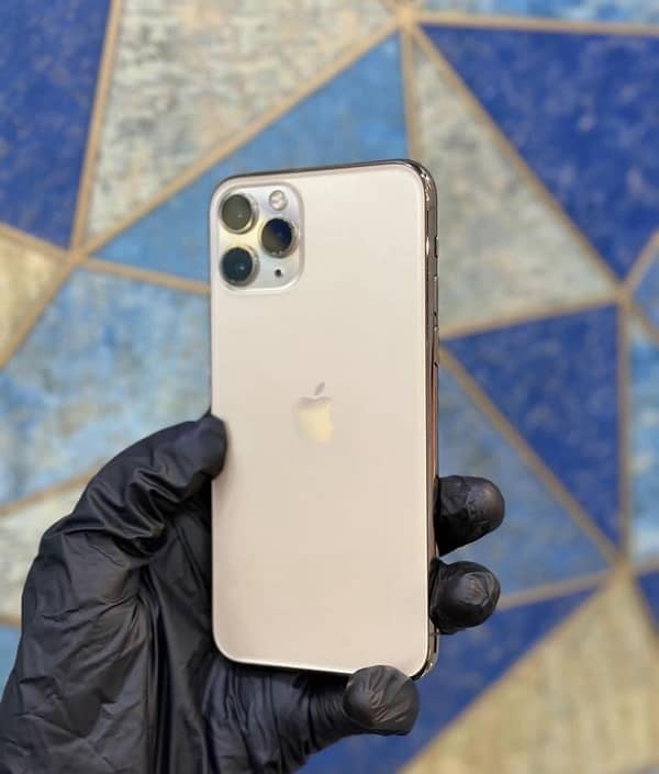 IPhone 11 pro Gold 1